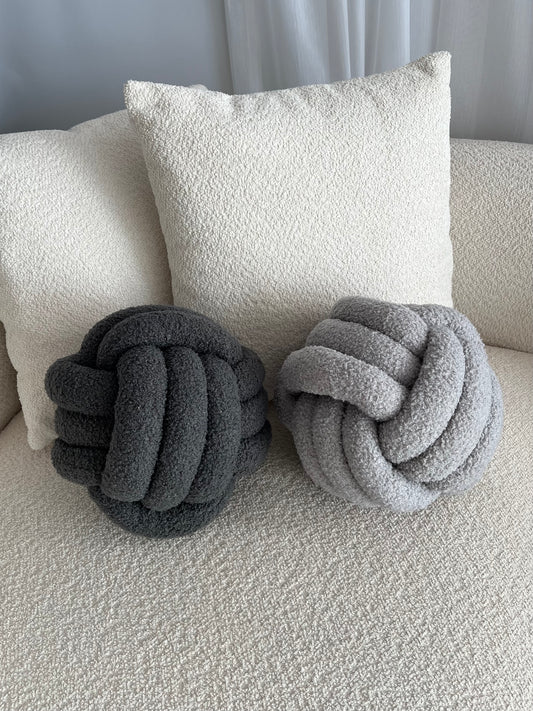 Knot ball cushion